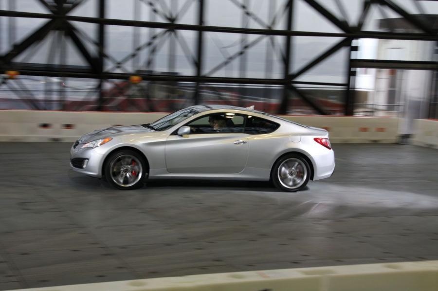  Hyundai Genesis Coupe 2010 года  (фото 289 из 300)